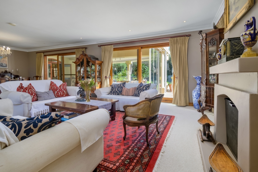 7 Bedroom Property for Sale in Zwaanswyk Western Cape